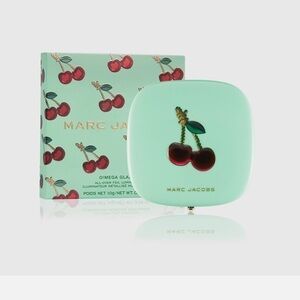 Marc Jacobs omega glaze